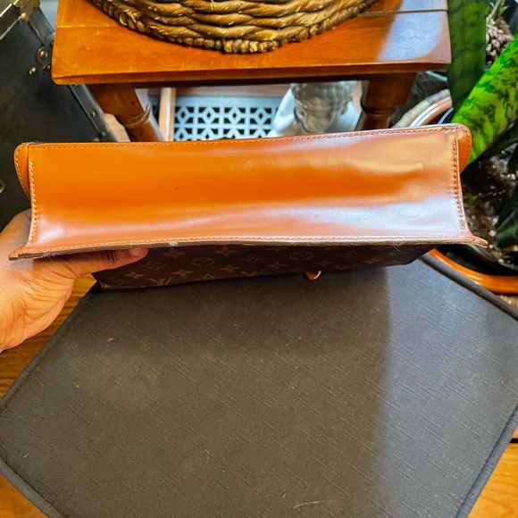 Authentic Vintage Louis Vuitton Monogram Crossbody Monceau - Picture 10 of 17